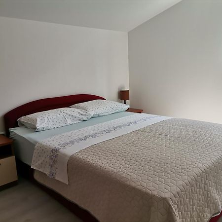 Apartamento Magnavisum Kaštelir Exterior foto